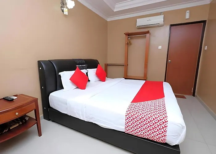 Super Oyo 707 Ayuni Hotel