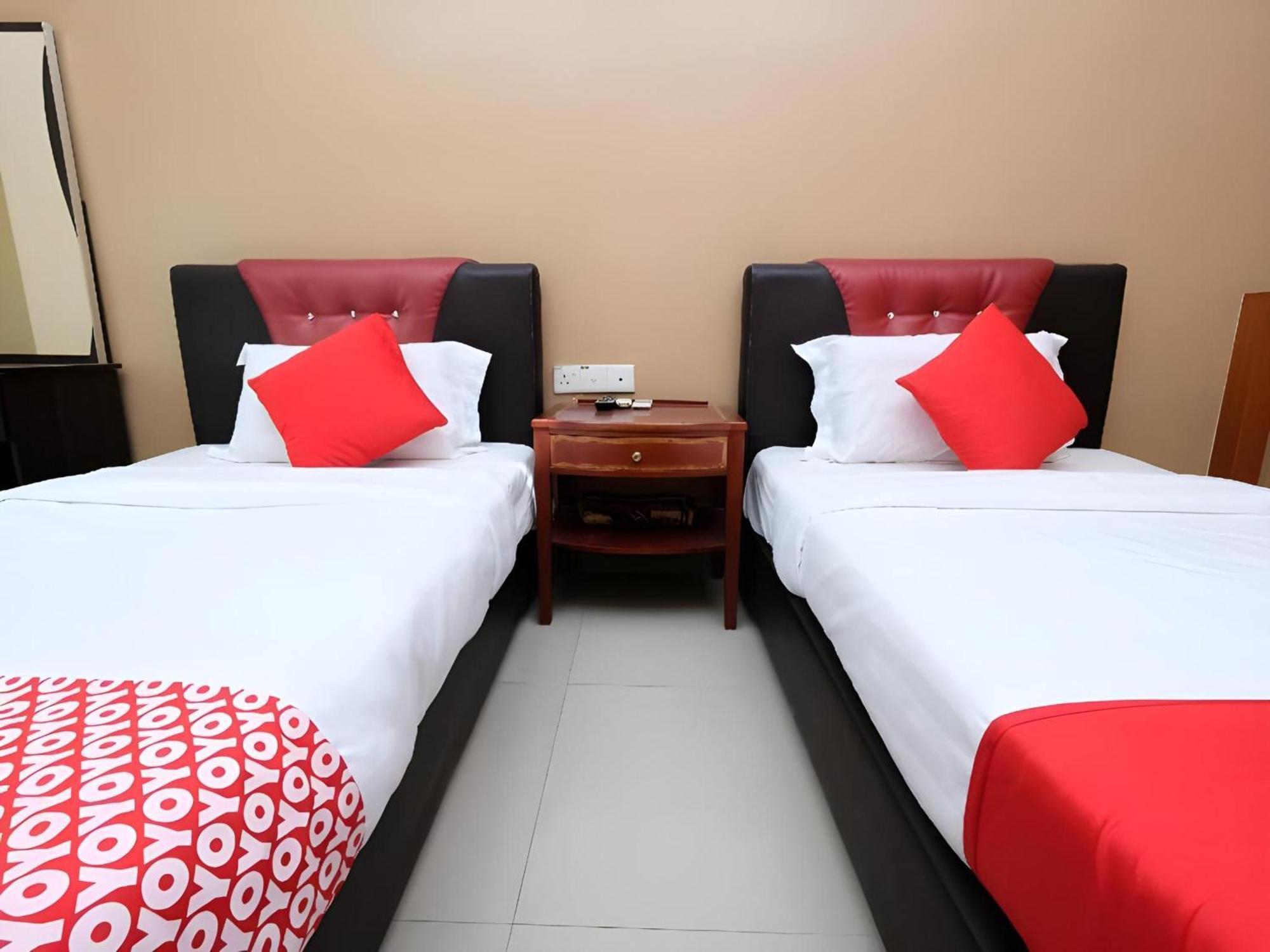 Super Oyo 707 Ayuni Hotel 2*