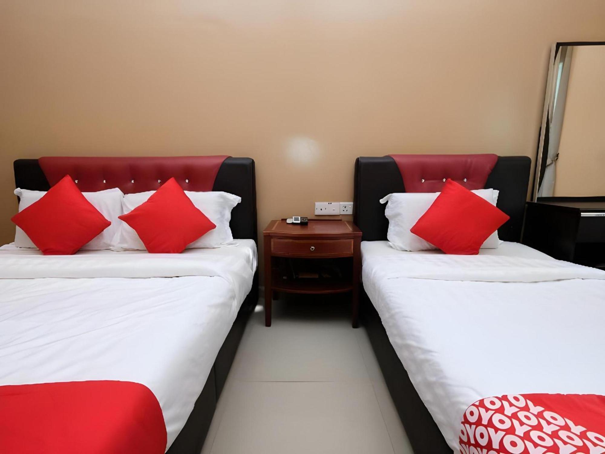 Super Oyo 707 Ayuni Hotel