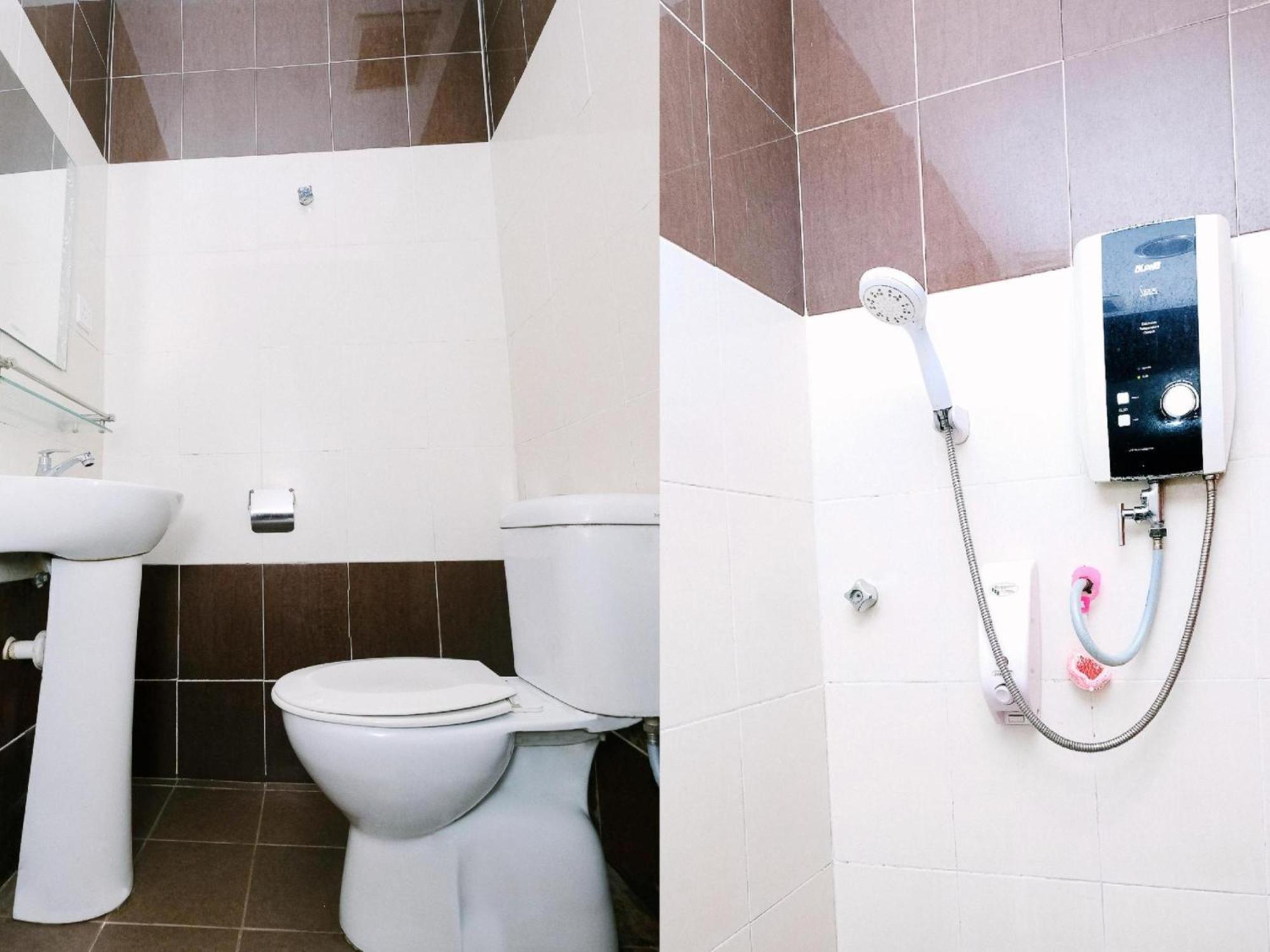 Hotel Super Oyo 707 Ayuni 2*
