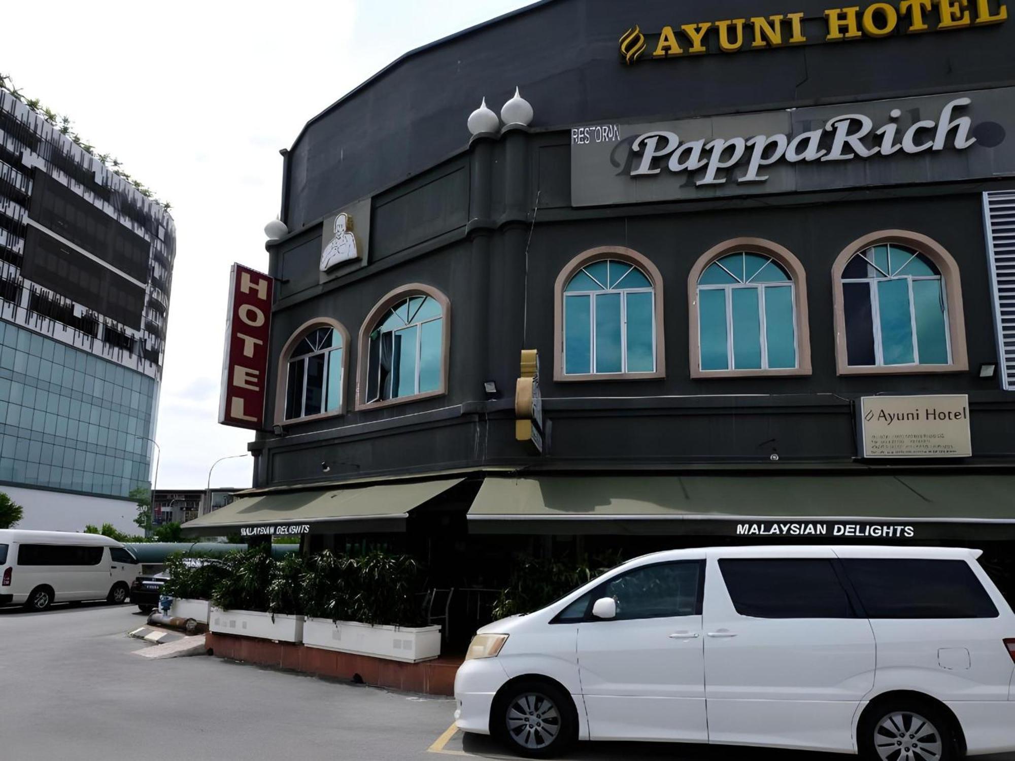 Super Oyo 707 Ayuni Hotel